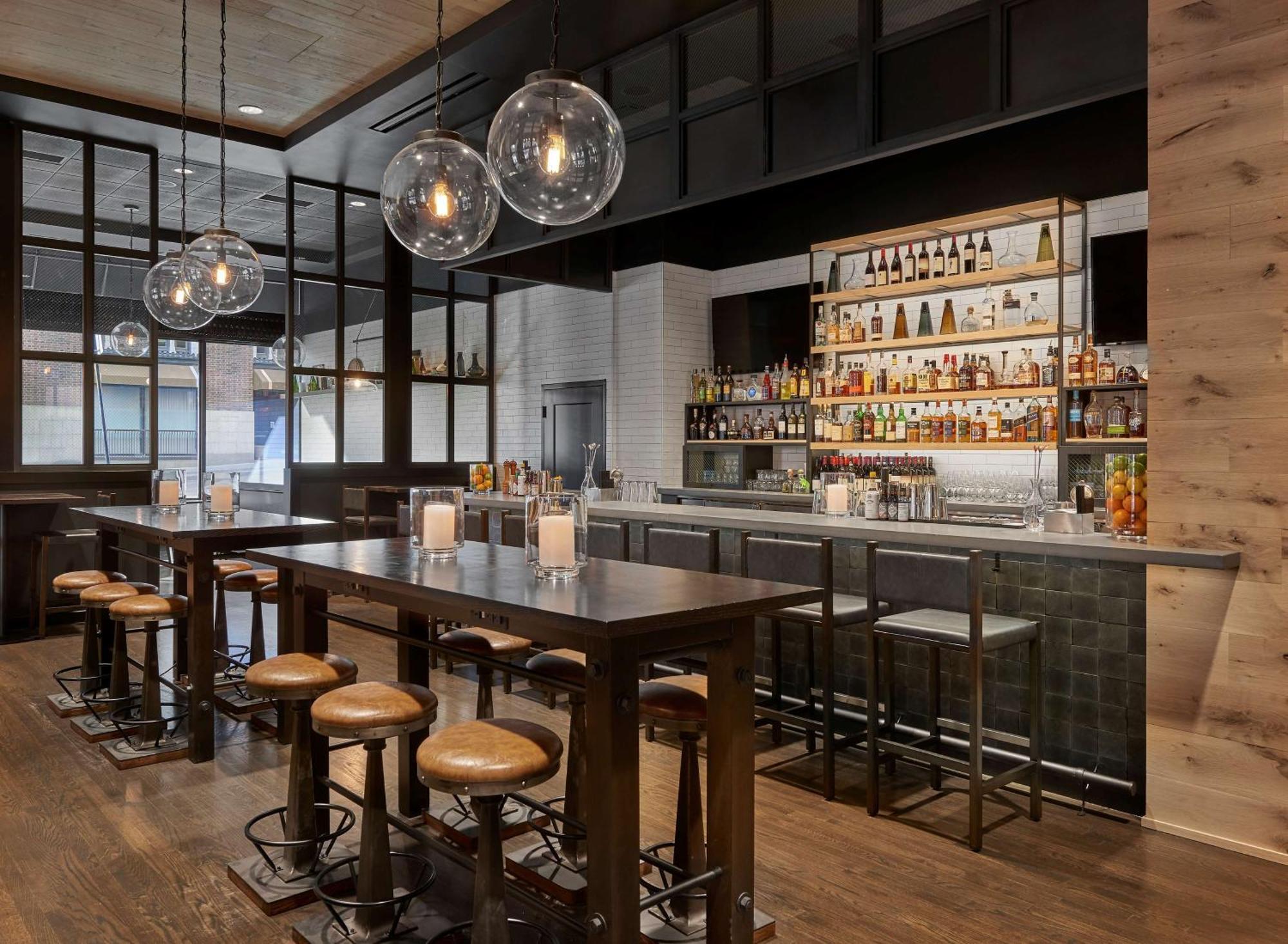 Hotel Phillips Kansas City, Curio Collection By Hilton 4*