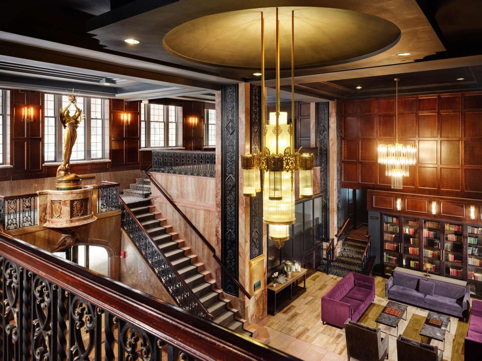 Phillips Kansas City, Curio Collection By Hilton